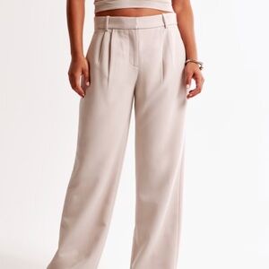Abercrombie & Fitch Curve Love A&F Sloane Low Rise Tailored Wide Leg Pant - ash